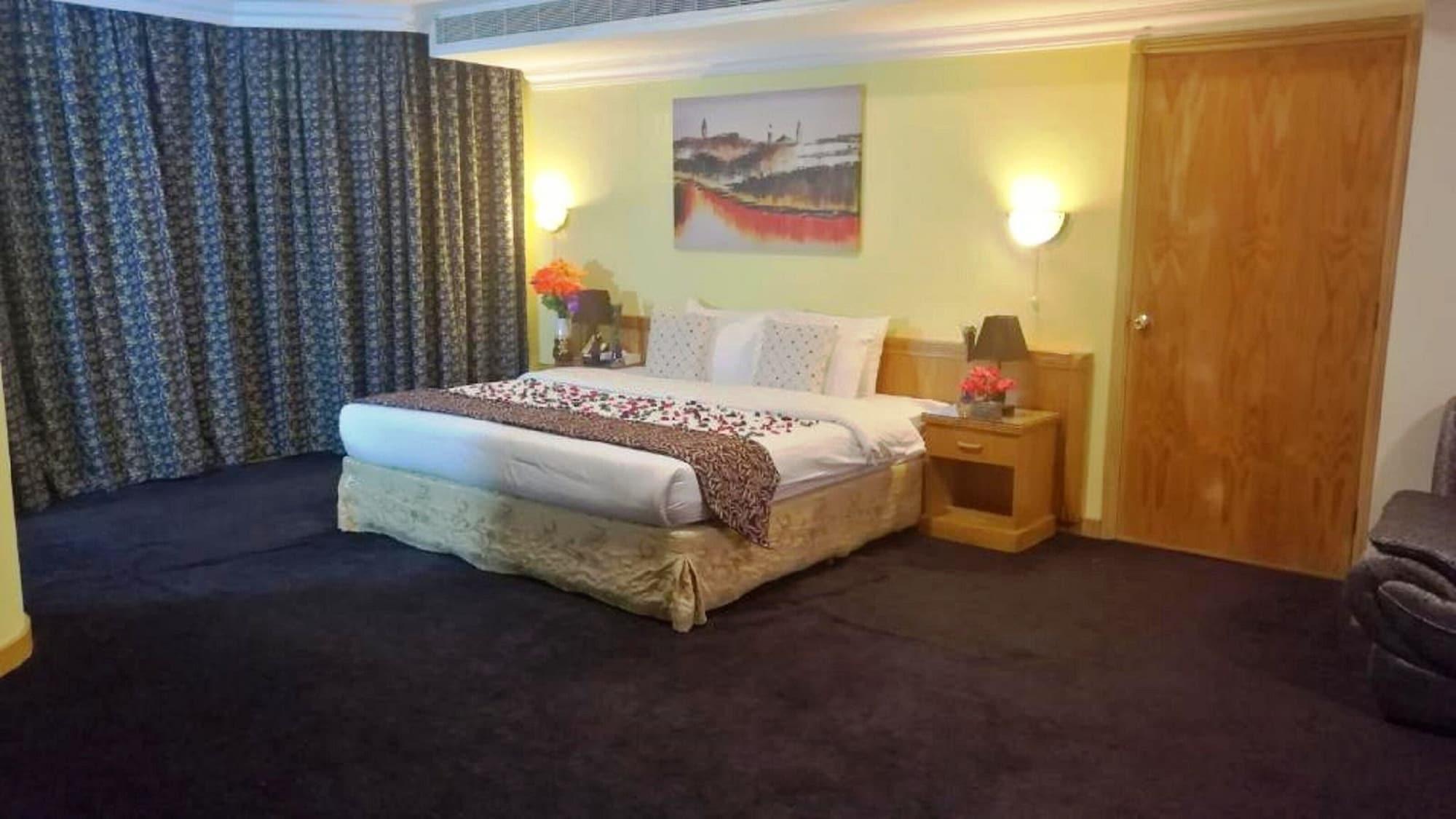 Phoenicia Tower Hotel And Spa Al-Manamah Bagian luar foto