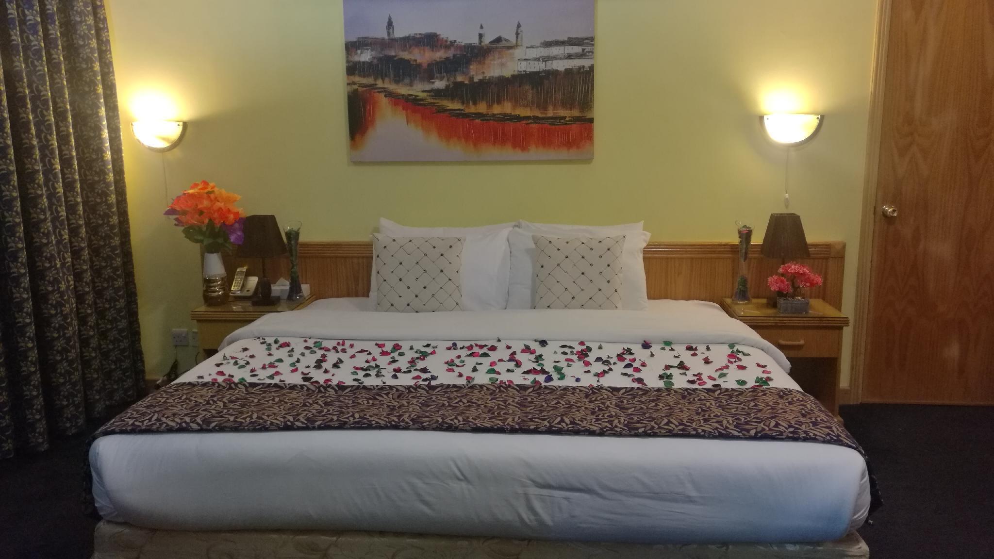 Phoenicia Tower Hotel And Spa Al-Manamah Bagian luar foto
